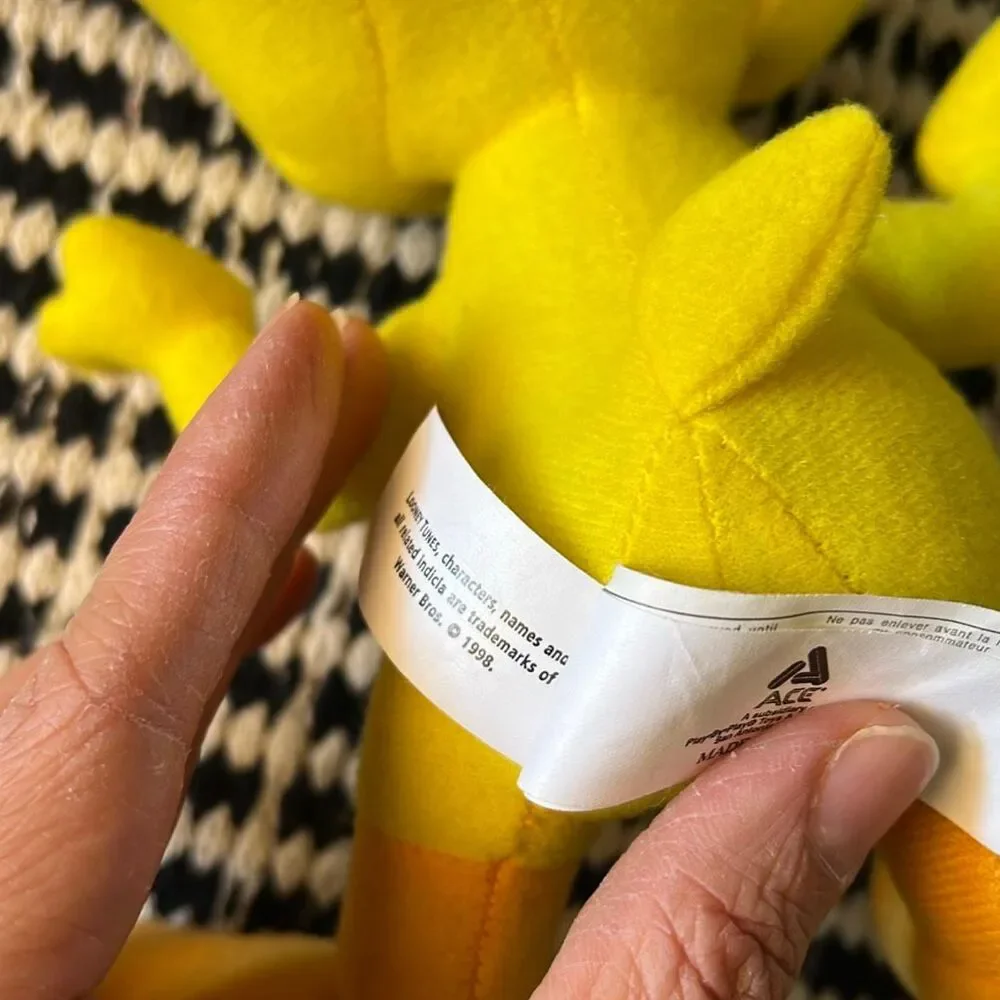 Looney tunes 1998 tweety bird plush / bucket hat